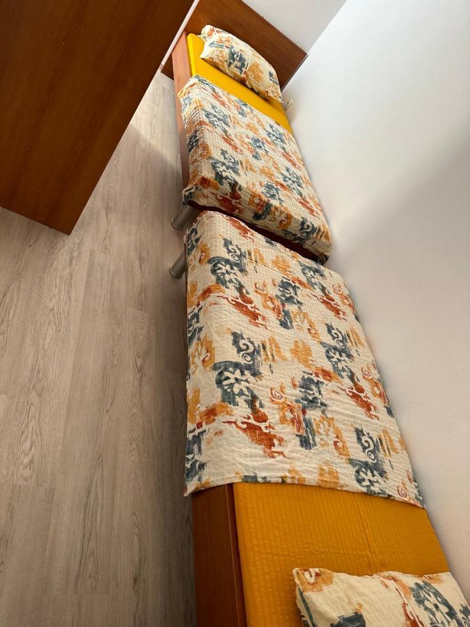 App 4 - 6 Persons Direct On The Seaside, 1St Floor Apartment Ljubac  Luaran gambar